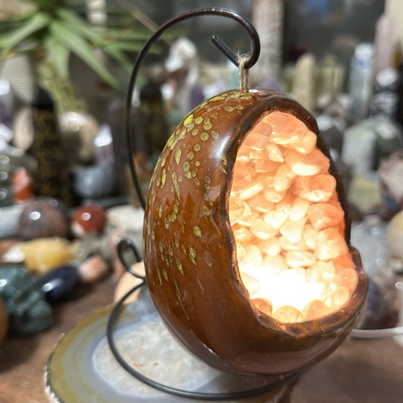 🔥SALE🔥 Amethyst Crystal Chip Nightlight! - Picture 6 of 12